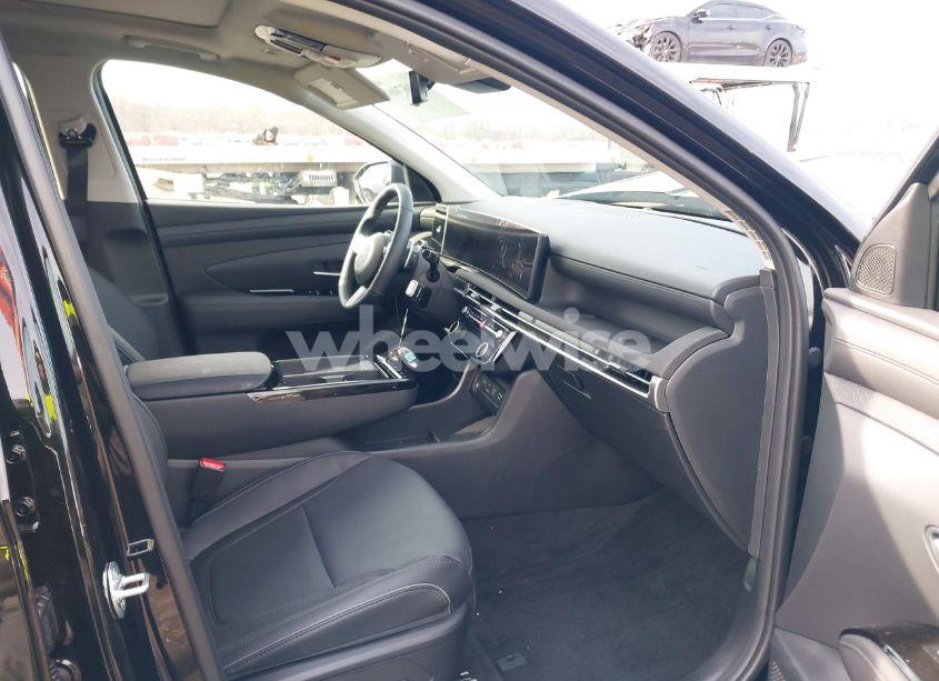 Photo 5 of 2025 Hyundai Tucson LIMITED (VIN 5NMJECDE8SH492020)