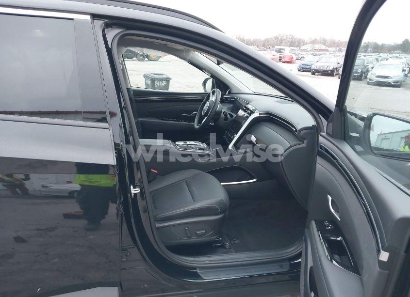 Photo 5 of 2024 Hyundai Tucson LIMITED (VIN 5NMJECDE9RH312635)