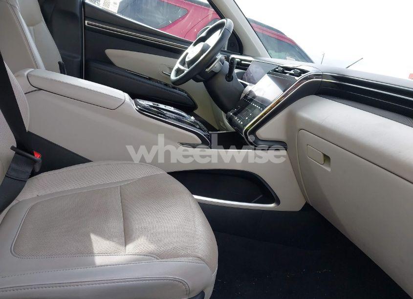 Photo 5 of 2024 Hyundai Tucson LIMITED (VIN 5NMJECDEXRH349726)