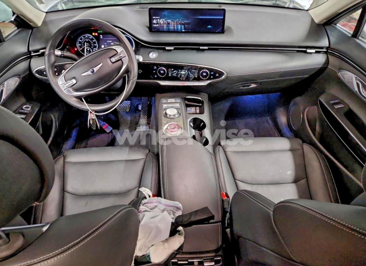 Photo 8 of 2025 GENESIS GV70 BASE (VIN 5NMMADTB2SH031966)