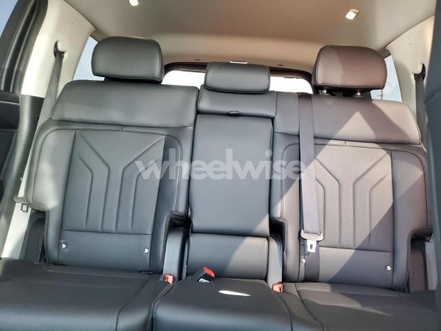 Photo 10 of 2025 HYUNDAI SANTA FE SEL (VIN 5NMP24G10SH032559)