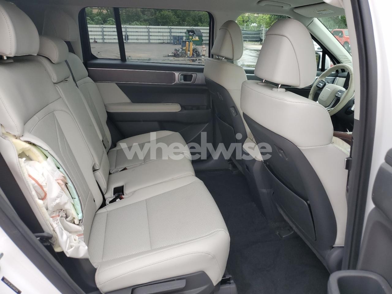 Photo 10 of 2025 HYUNDAI SANTA FE SEL (VIN 5NMP24G1XSH045464)