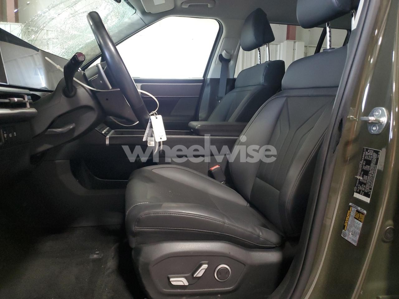 Photo 7 of 2024 HYUNDAI SANTA FE SEL (VIN 5NMP2DG18RH013476)