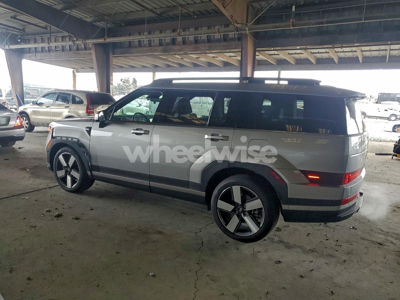 Photo 2 of 2025 HYUNDAI SANTA FE LIMITED (VIN 5NMP3DG19SH064732)