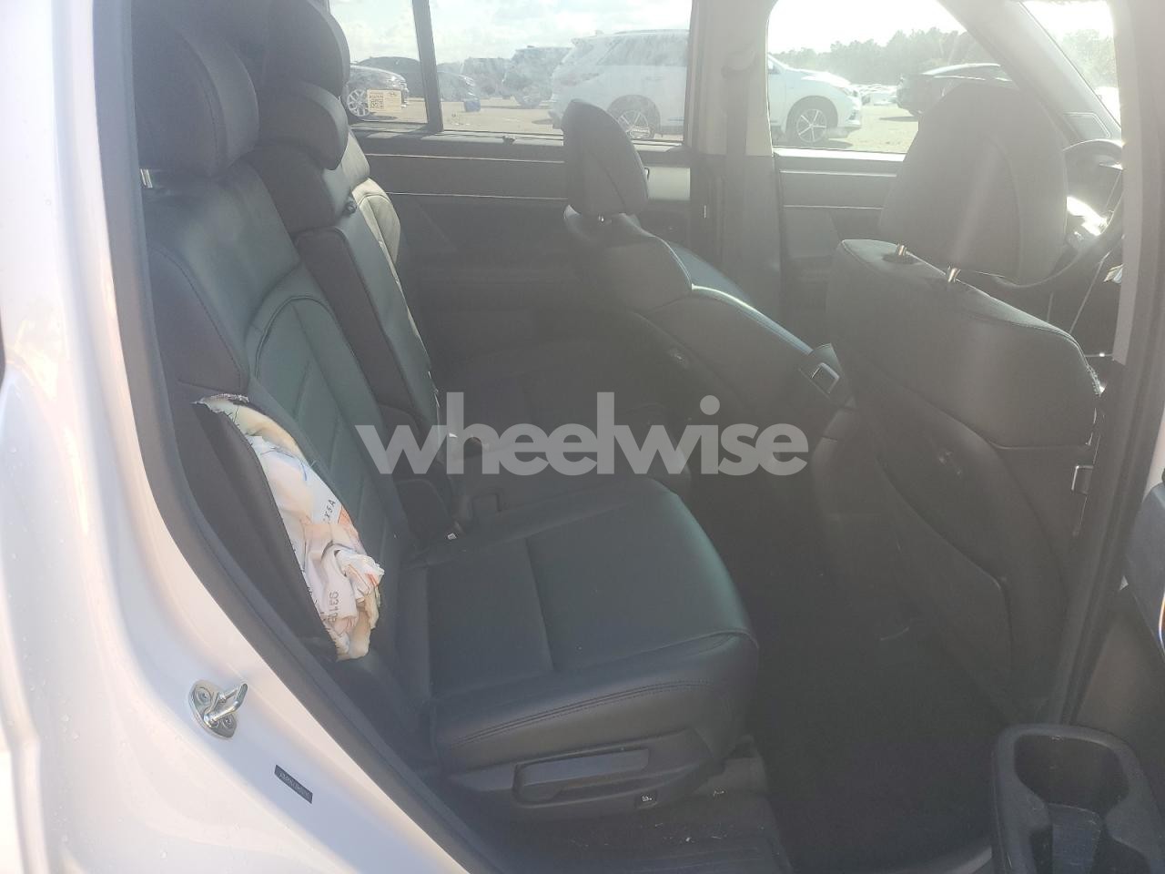 Photo 11 of 2024 HYUNDAI SANTA FE LIMITED (VIN 5NMP44GL2RH012755)