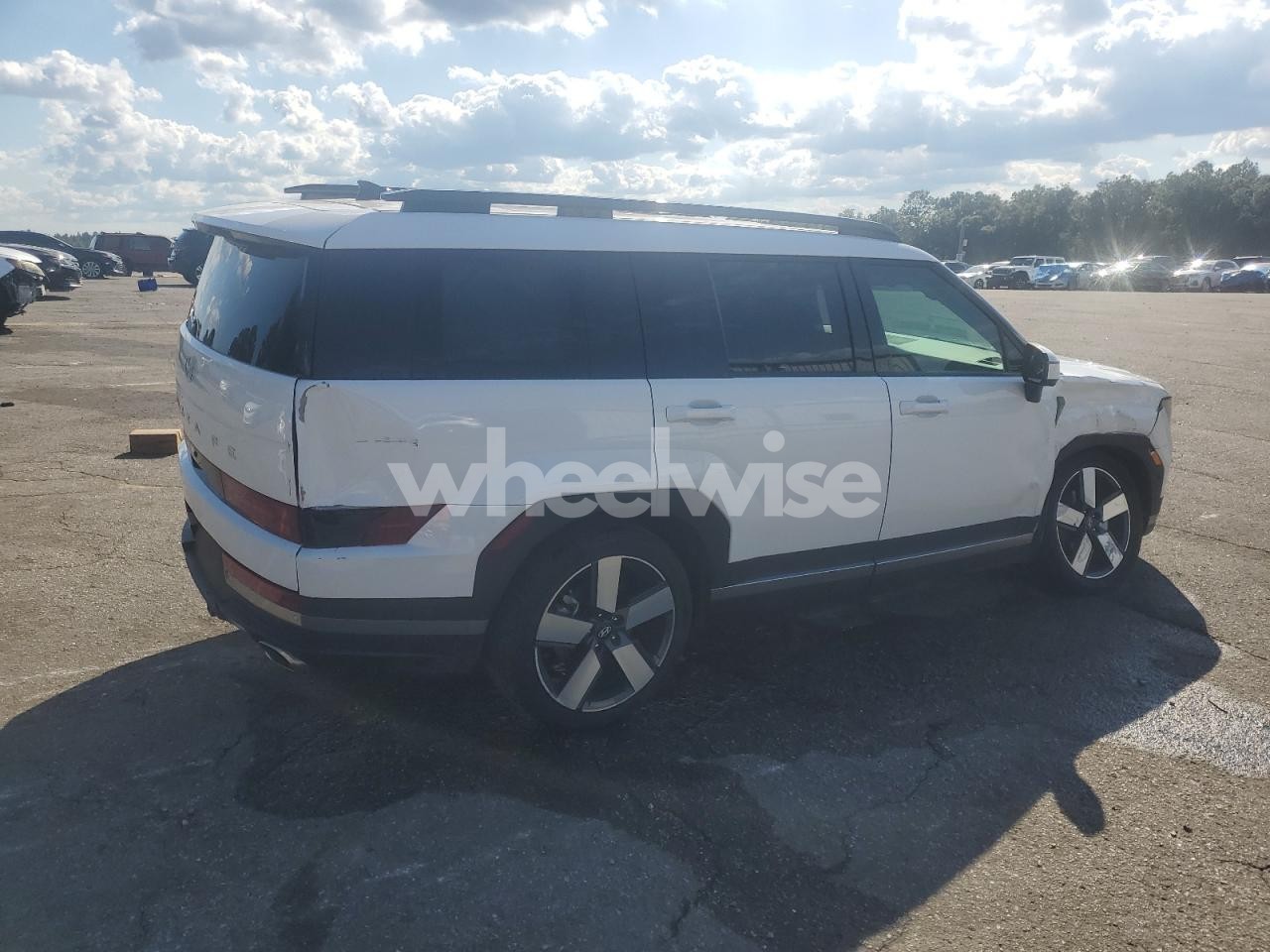 Photo 3 of 2024 HYUNDAI SANTA FE LIMITED (VIN 5NMP44GL2RH012755)