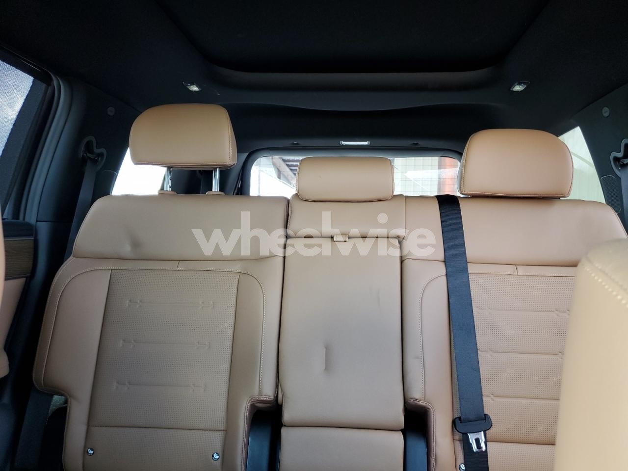 Photo 10 of 2025 HYUNDAI SANTA FE LIMITED (VIN 5NMP44GL2SH084951)