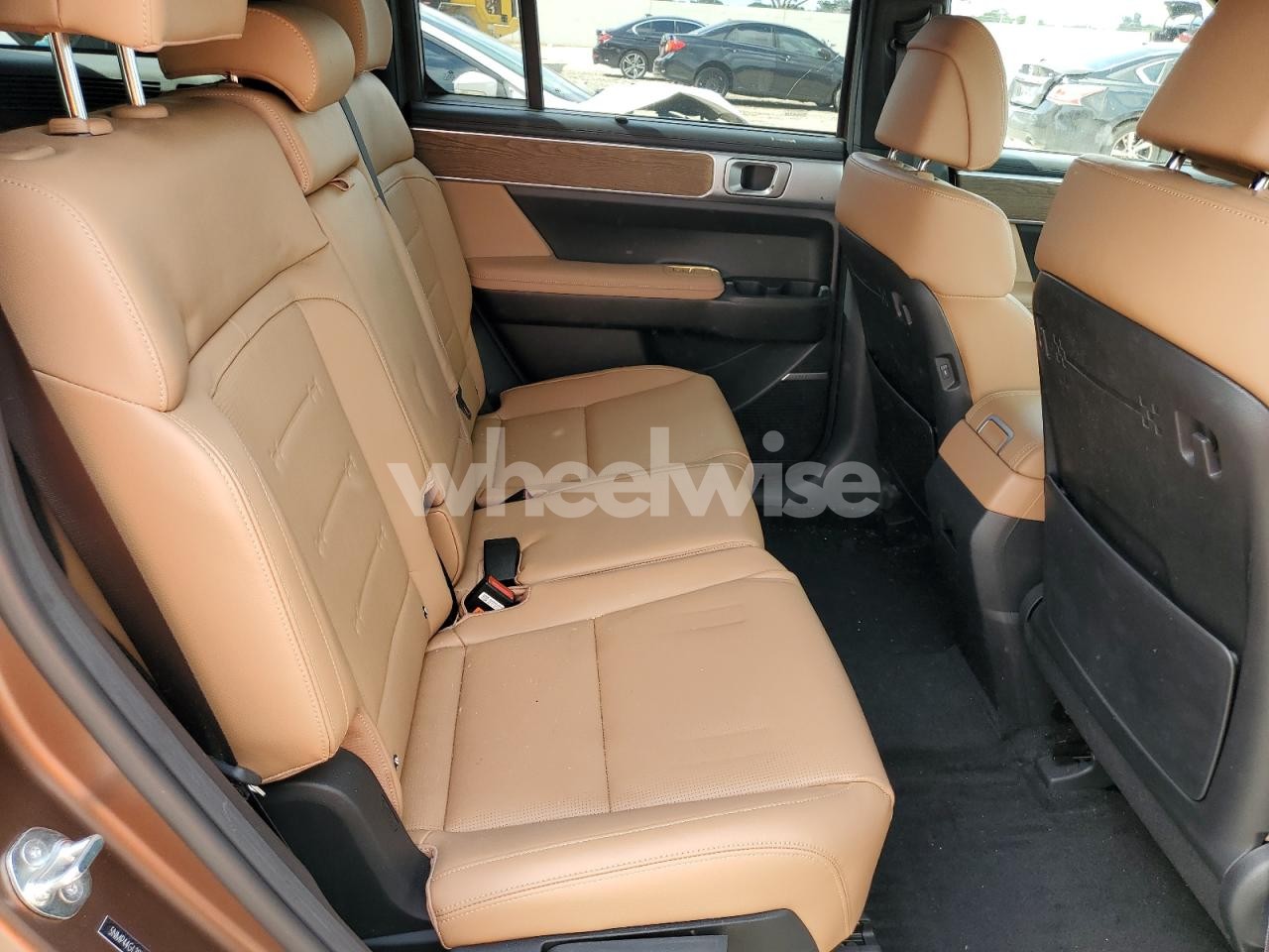 Photo 11 of 2025 HYUNDAI SANTA FE LIMITED (VIN 5NMP44GL2SH084951)