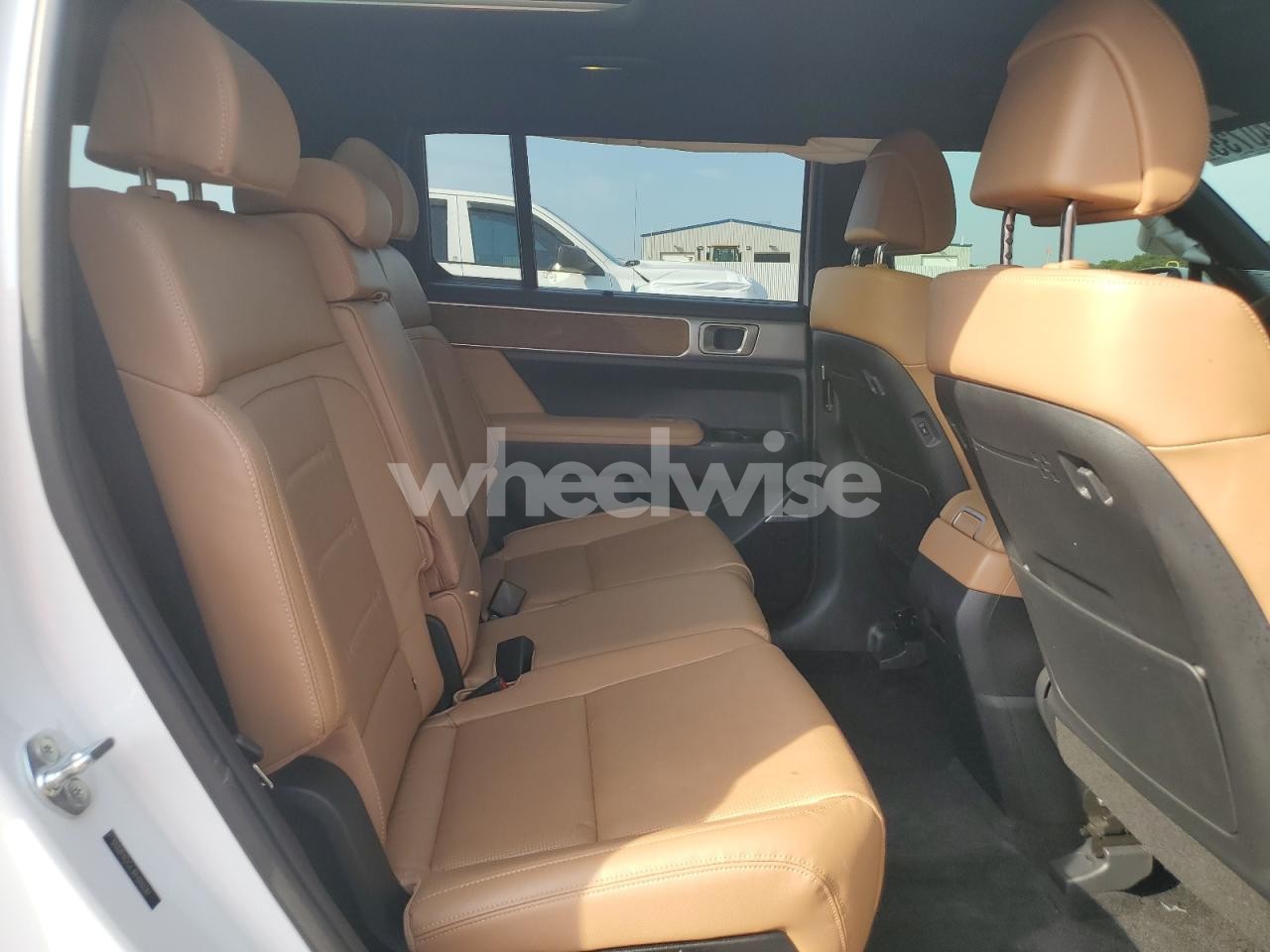 Photo 11 of 2024 HYUNDAI SANTA FE LIMITED (VIN 5NMP4DGL1RH000287)