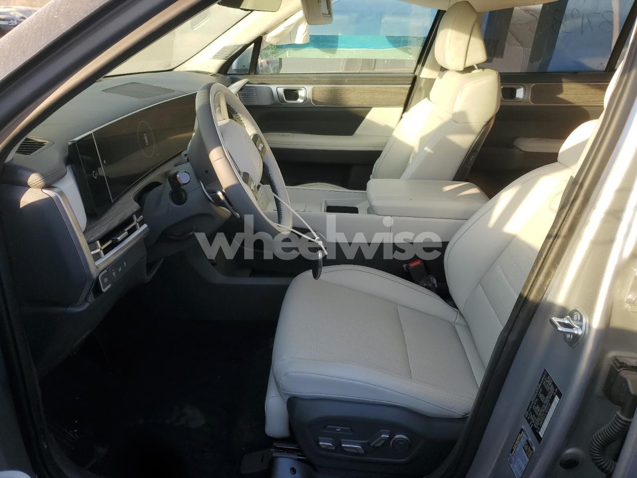 Photo 7 of 2025 HYUNDAI SANTA FE CALLIGRAPHY (VIN 5NMP5DGL1SH121176)