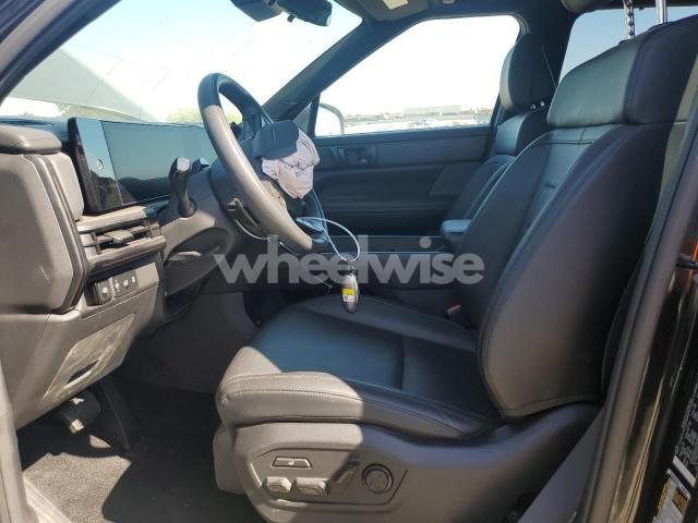 Photo 3 of 2025 HYUNDAI SANTA FE CALLIGRAPHY (VIN 5NMP5DGL2SH077446)