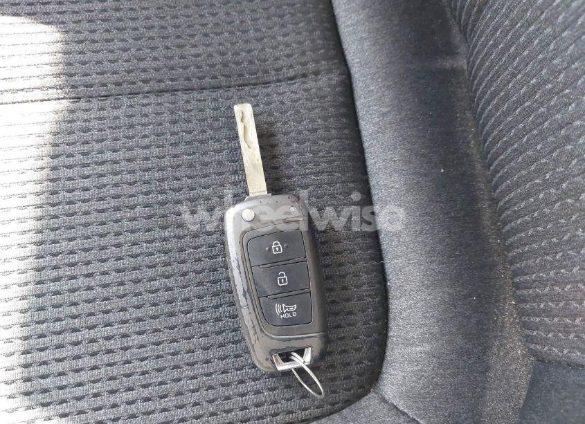 Photo 11 of 2021 Hyundai Santa FE SE (VIN 5NMS1DAJ9MH371538)