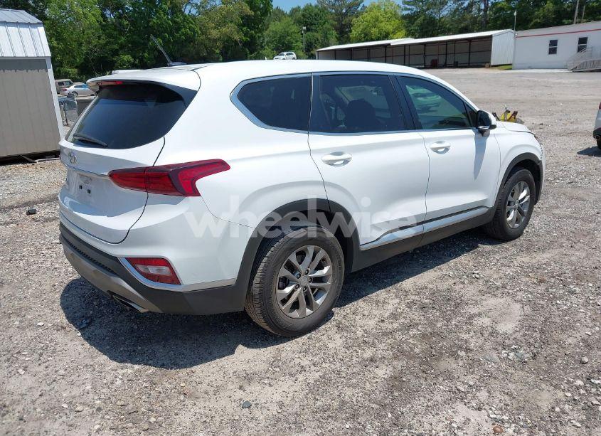 Photo 4 of 2019 Hyundai Santa FE SE (VIN 5NMS23AD0KH013811)