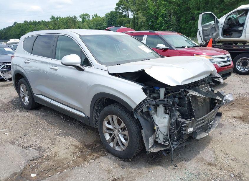 2019 Hyundai Santa FE SE (VIN 5NMS23AD0KH017955) main photo