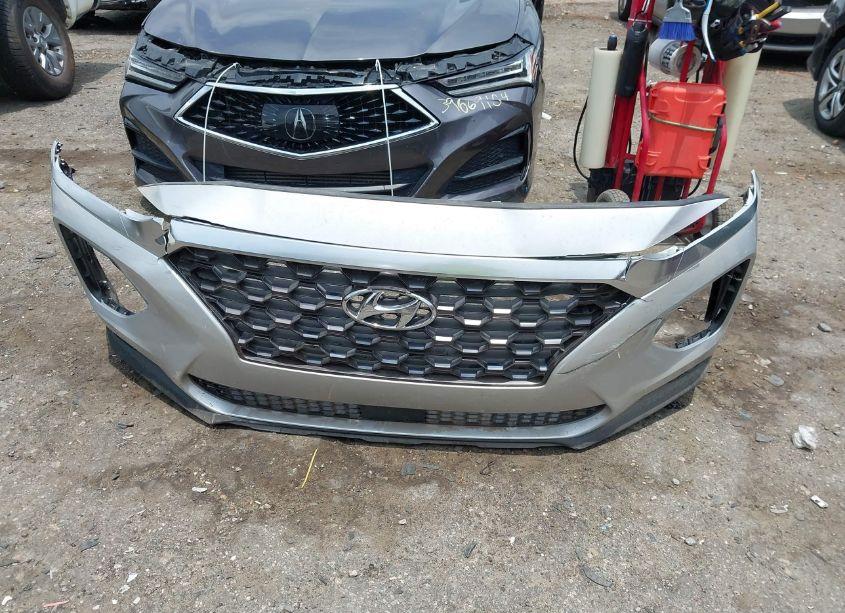 Photo 12 of 2019 Hyundai Santa FE SE (VIN 5NMS23AD0KH017955)