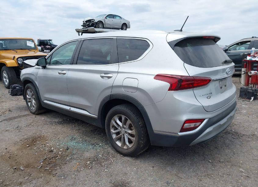 Photo 3 of 2019 Hyundai Santa FE SE (VIN 5NMS23AD0KH017955)