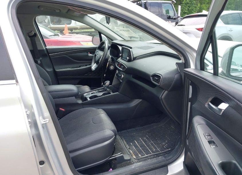 Photo 5 of 2019 Hyundai Santa FE SE (VIN 5NMS23AD0KH017955)