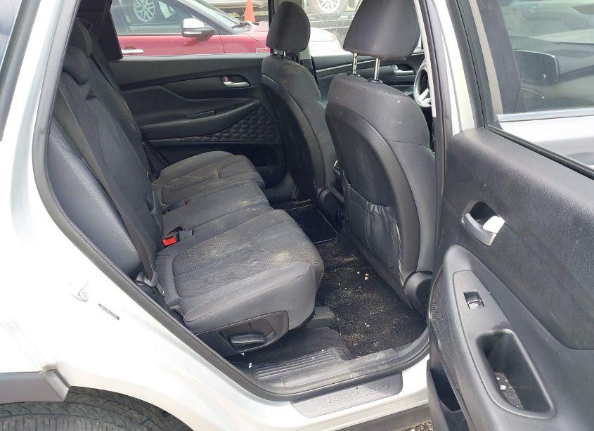 Photo 8 of 2019 Hyundai Santa FE SE (VIN 5NMS23AD0KH017955)