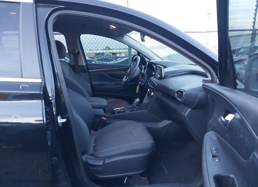 Photo 5 of 2019 Hyundai Santa FE SE (VIN 5NMS23AD0KH072700)