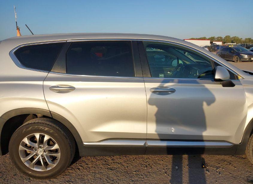Photo 13 of 2019 Hyundai Santa FE SE (VIN 5NMS23AD0KH110426)
