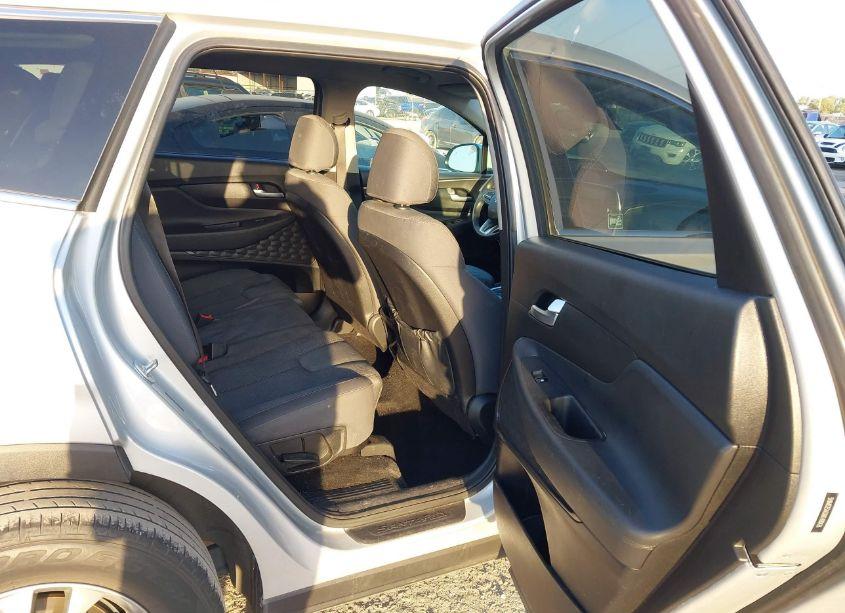Photo 8 of 2019 Hyundai Santa FE SE (VIN 5NMS23AD0KH110426)