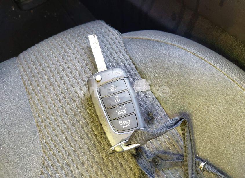 Photo 11 of 2019 Hyundai Santa FE SE (VIN 5NMS23AD1KH079929)