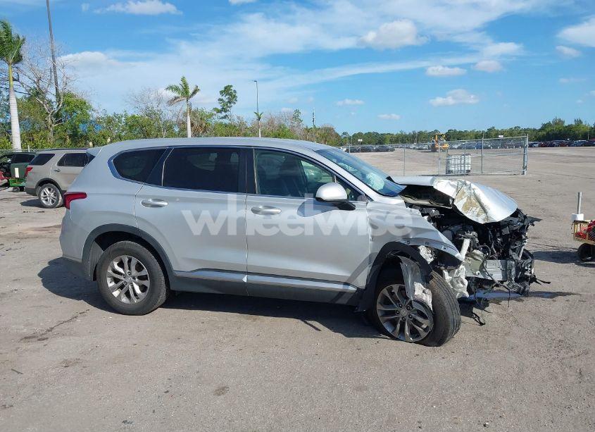 Photo 13 of 2019 Hyundai Santa FE SE (VIN 5NMS23AD1KH079929)