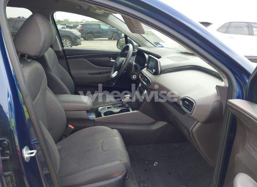 Photo 5 of 2019 Hyundai Santa FE SE (VIN 5NMS23AD2KH070480)