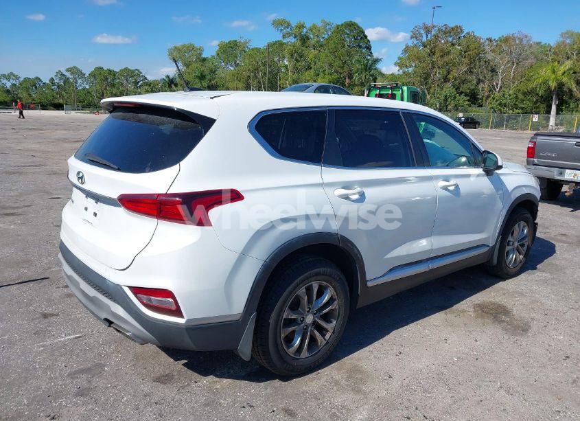 Photo 4 of 2020 Hyundai Santa FE SE (VIN 5NMS23AD8LH182170)