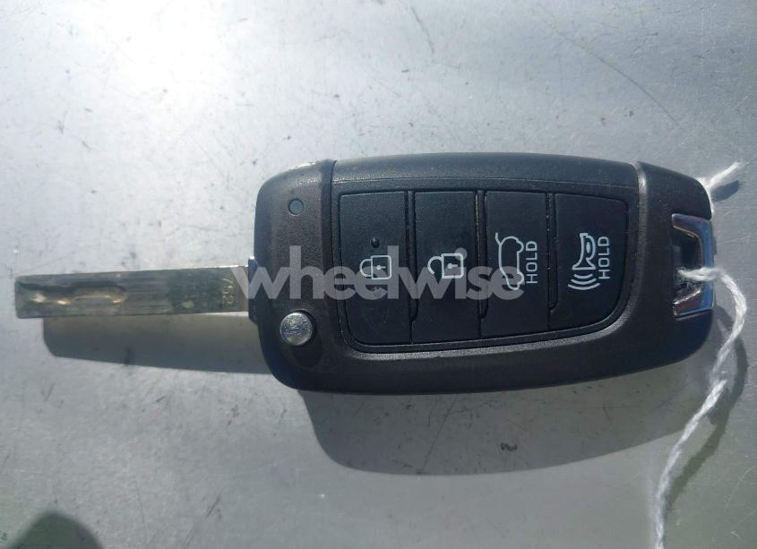 Photo 11 of 2019 Hyundai Santa FE SE (VIN 5NMS23AD9KH001902)