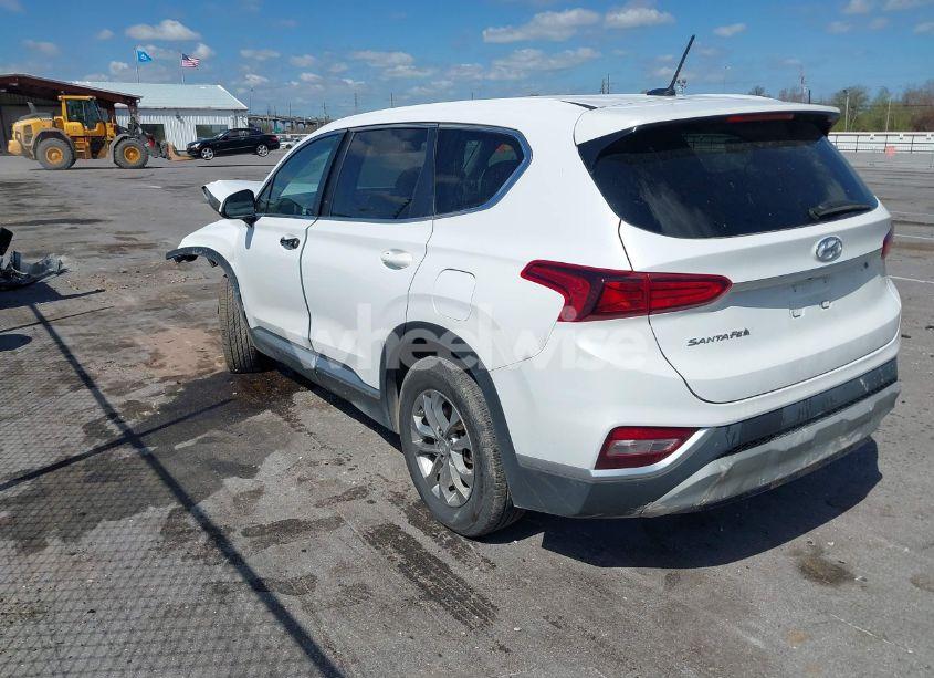 Photo 3 of 2019 Hyundai Santa FE SE (VIN 5NMS23AD9KH001902)