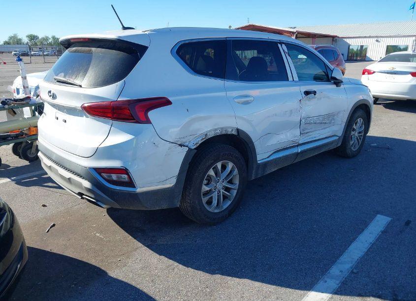 Photo 4 of 2019 Hyundai Santa FE SE (VIN 5NMS23ADXKH083848)