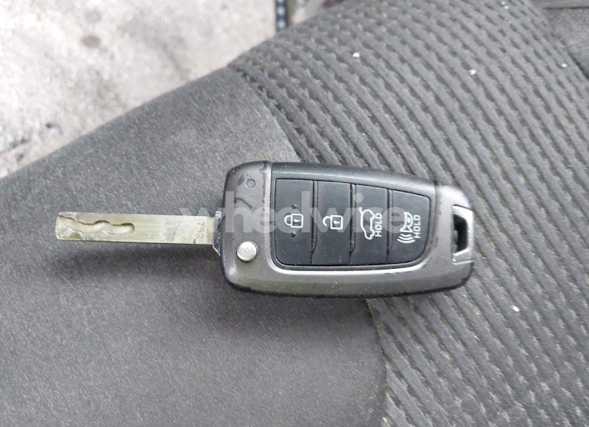 Photo 11 of 2019 Hyundai Santa FE SE (VIN 5NMS2CAD3KH022518)