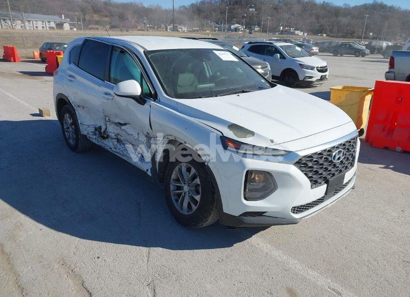 2019 Hyundai Santa FE SE (VIN 5NMS2CAD4KH118545) main photo