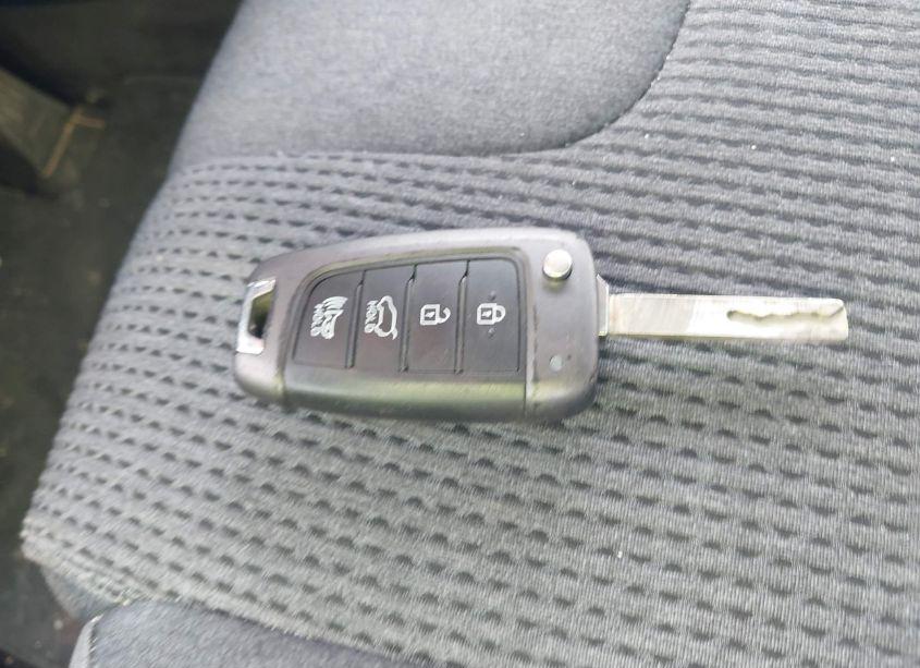 Photo 11 of 2019 Hyundai Santa FE SE (VIN 5NMS2CAD7KH097660)