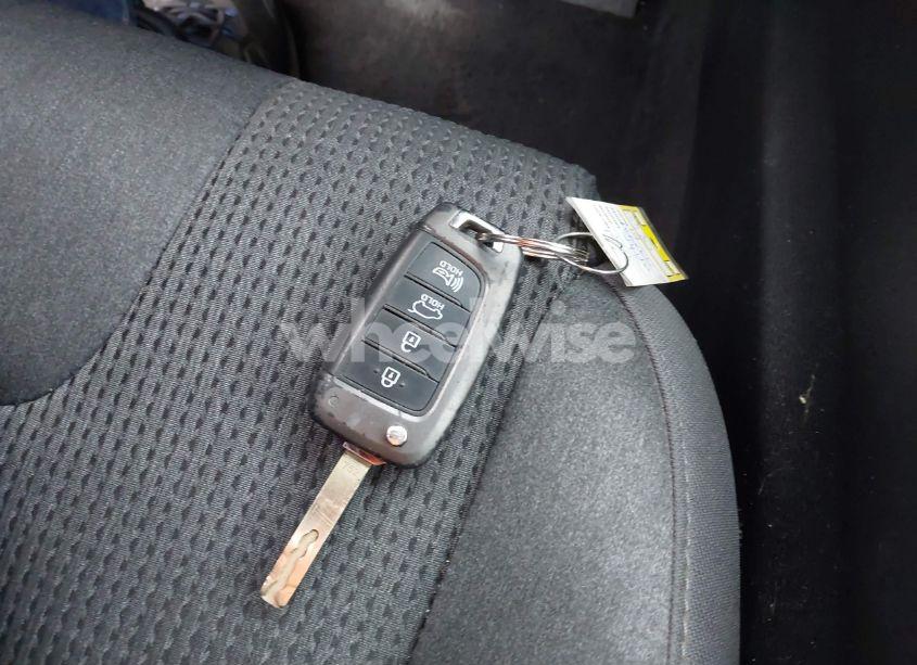 Photo 11 of 2019 Hyundai Santa FE SE (VIN 5NMS2CAD7KH097951)