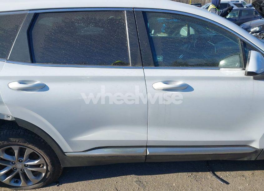 Photo 13 of 2019 Hyundai Santa FE SE (VIN 5NMS2CAD9KH015606)