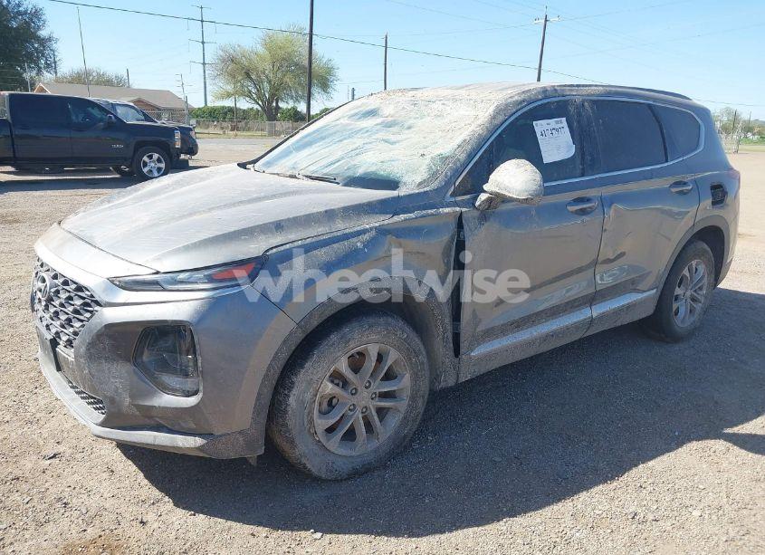 Photo 2 of 2019 Hyundai Santa FE SEL (VIN 5NMS33AD0KH078624)