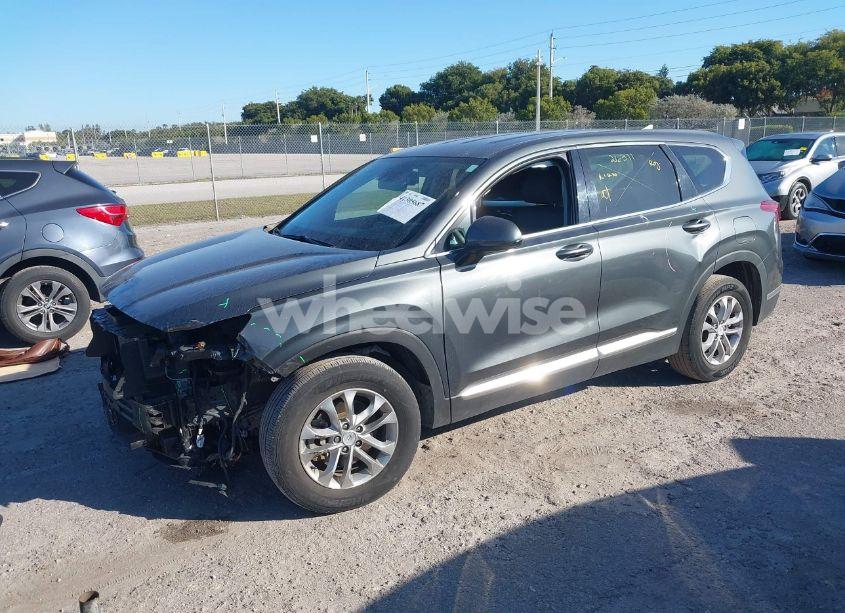 Photo 2 of 2020 Hyundai Santa FE SEL (VIN 5NMS33AD2LH170612)