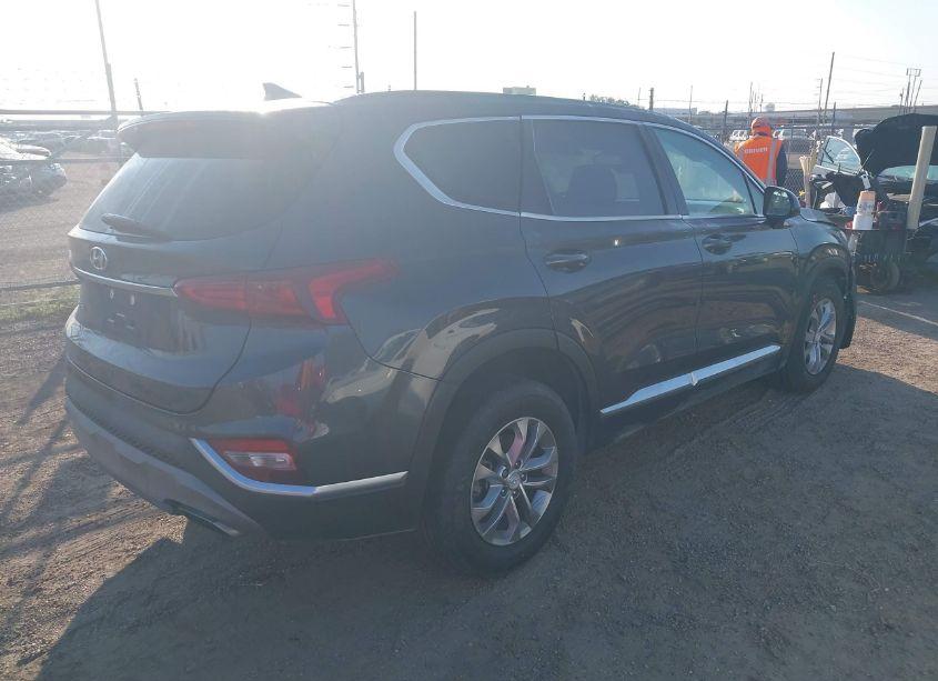 Photo 4 of 2020 Hyundai Santa FE SEL (VIN 5NMS33AD2LH266787)