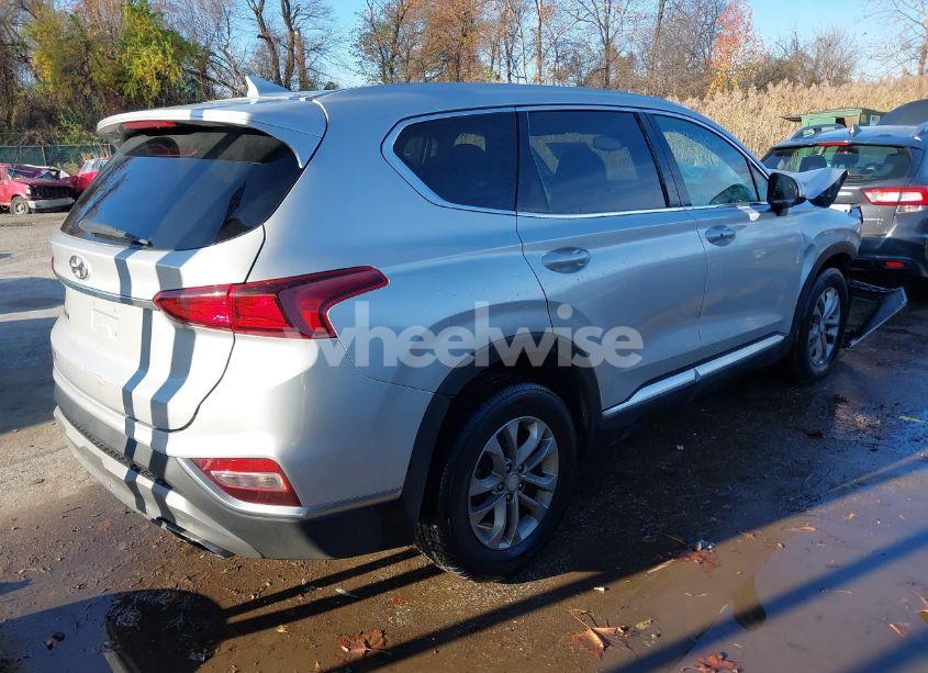 Photo 4 of 2020 Hyundai Santa FE SEL (VIN 5NMS33AD3LH145797)