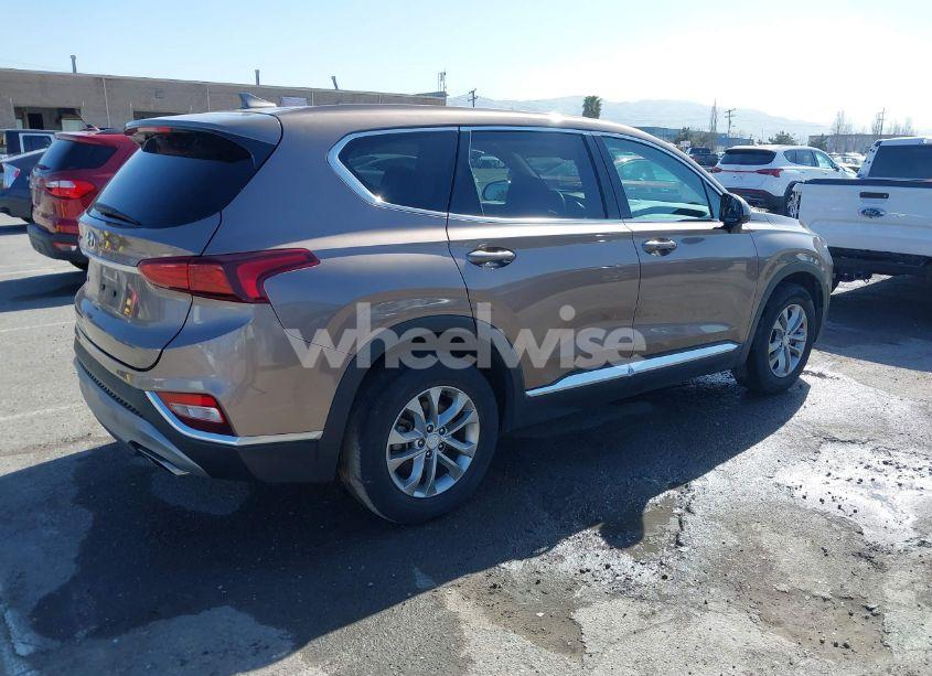 Photo 4 of 2020 Hyundai Santa FE SEL (VIN 5NMS33AD6LH223571)