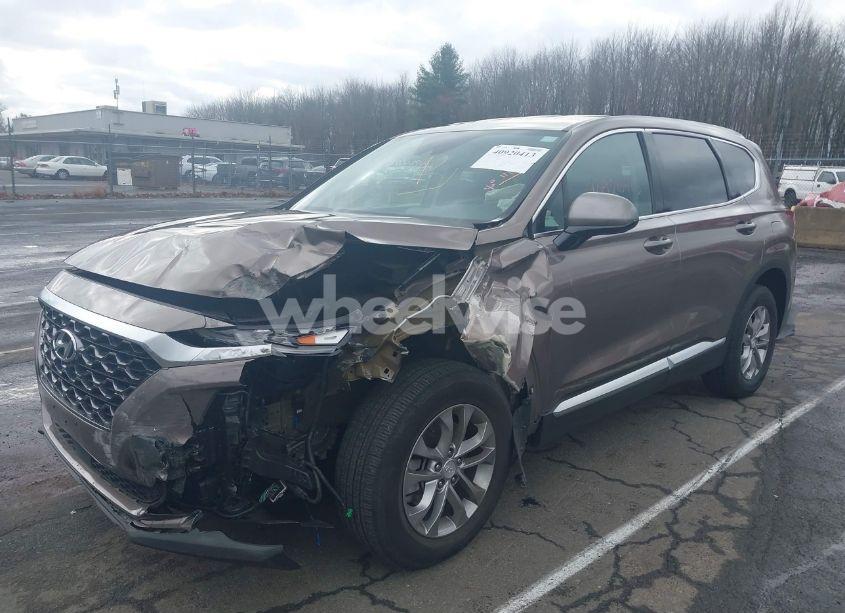 Photo 2 of 2020 Hyundai Santa FE SEL (VIN 5NMS3CAD2LH179908)