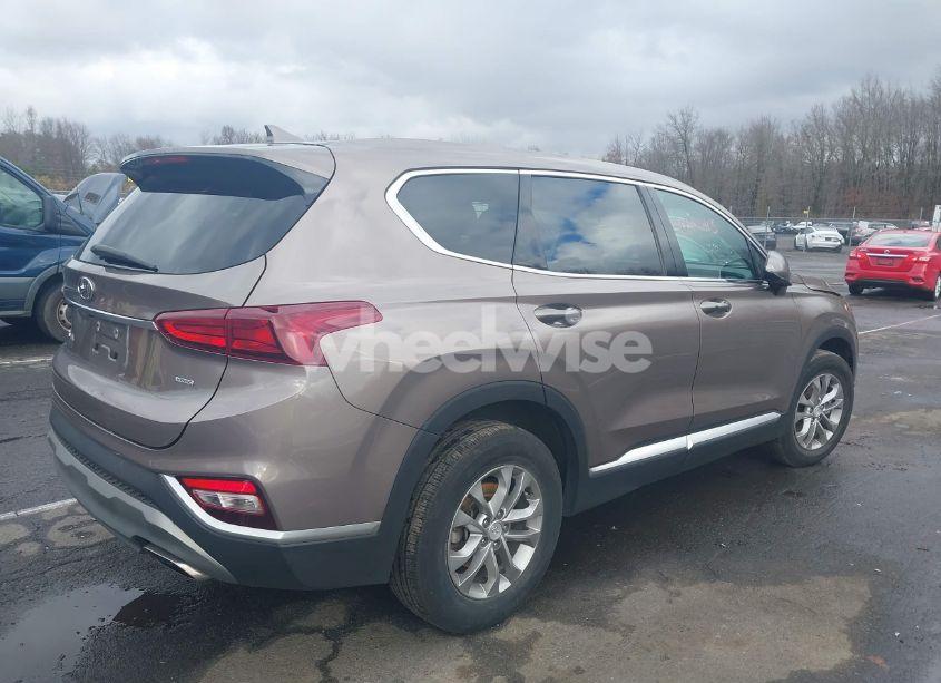 Photo 4 of 2020 Hyundai Santa FE SEL (VIN 5NMS3CAD2LH179908)