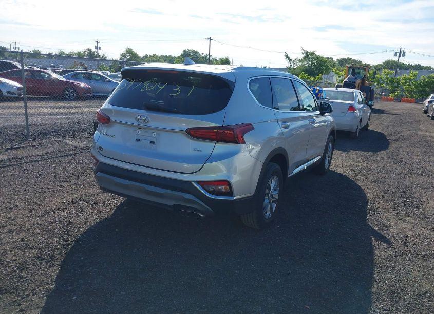 Photo 4 of 2019 Hyundai Santa FE SEL (VIN 5NMS3CAD3KH079914)