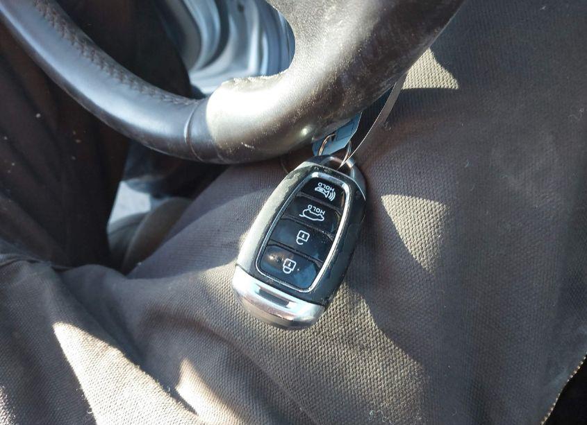 Photo 11 of 2019 Hyundai Santa FE SEL PLUS (VIN 5NMS3CAD4KH000637)