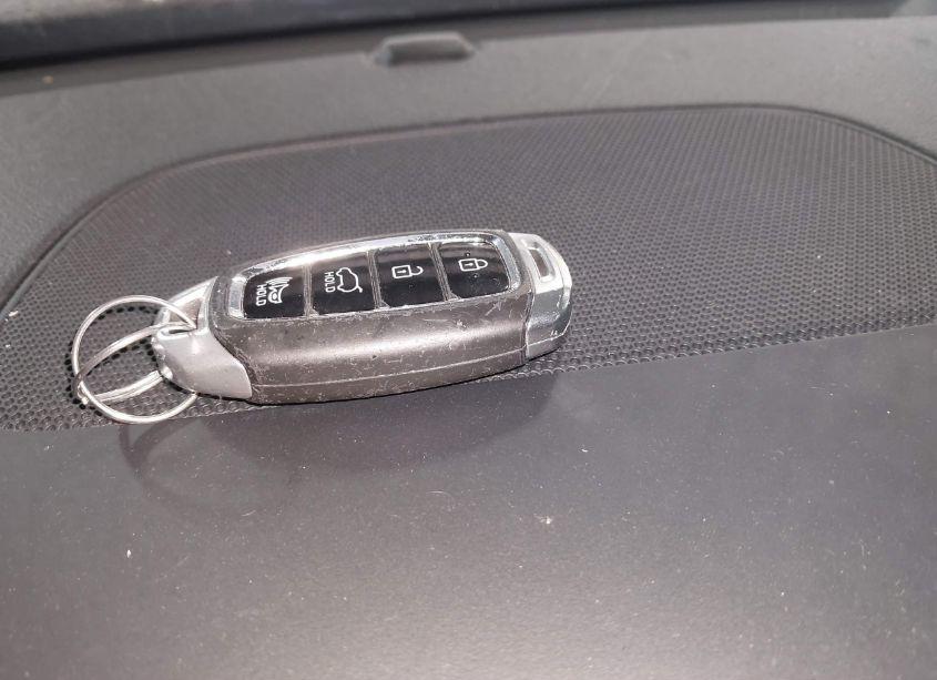 Photo 11 of 2019 Hyundai Santa FE SEL (VIN 5NMS3CAD5KH053878)