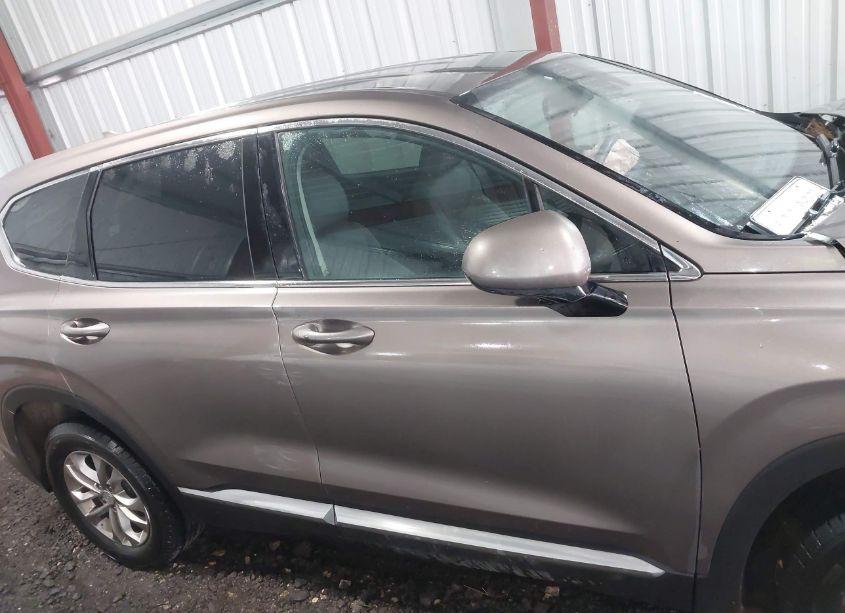 Photo 13 of 2019 Hyundai Santa FE SEL (VIN 5NMS3CAD5KH053878)