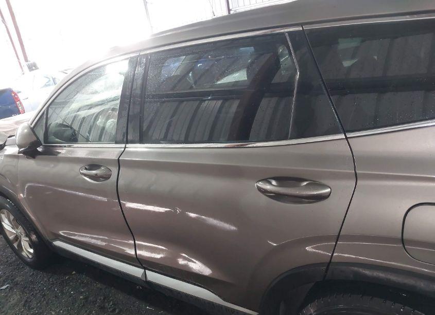 Photo 14 of 2019 Hyundai Santa FE SEL (VIN 5NMS3CAD5KH053878)