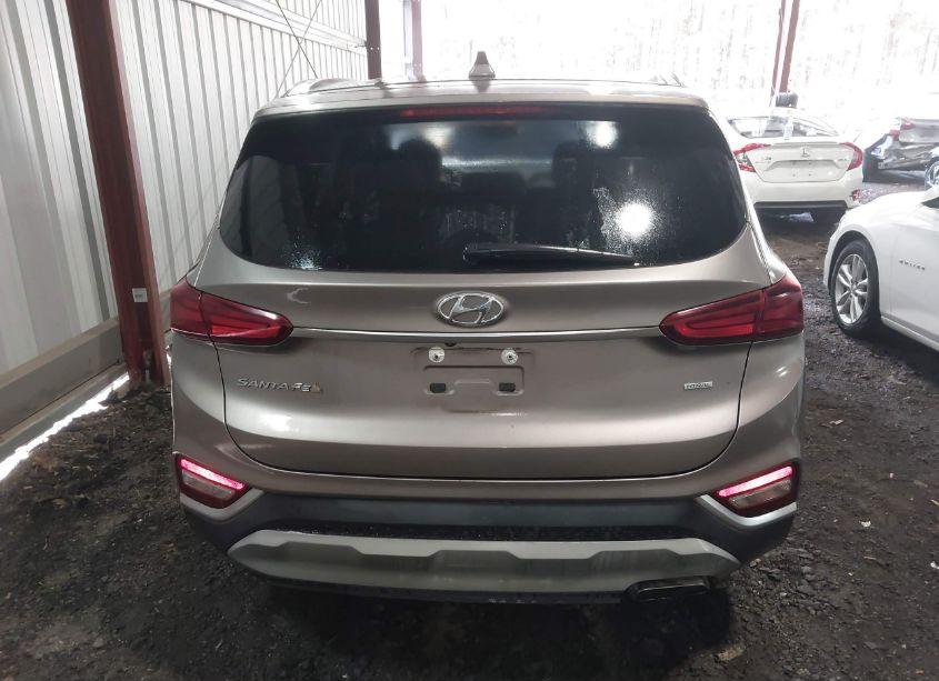 Photo 16 of 2019 Hyundai Santa FE SEL (VIN 5NMS3CAD5KH053878)